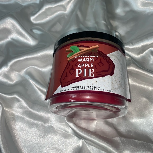 Bath and Body Works Warm Apple Pie 3 Wick Candle - Picture 2 of 4